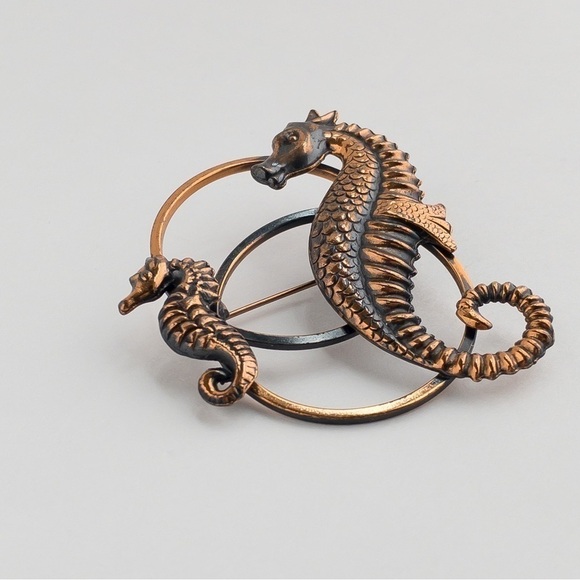 Modern Vintage Large Copper Seahorse Brooch Pin Lapel Mother and Baby Seahorses - Picture 3 of 9